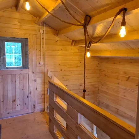 Holiday home Z Sauna I Balia Jakuzii W Gluszy