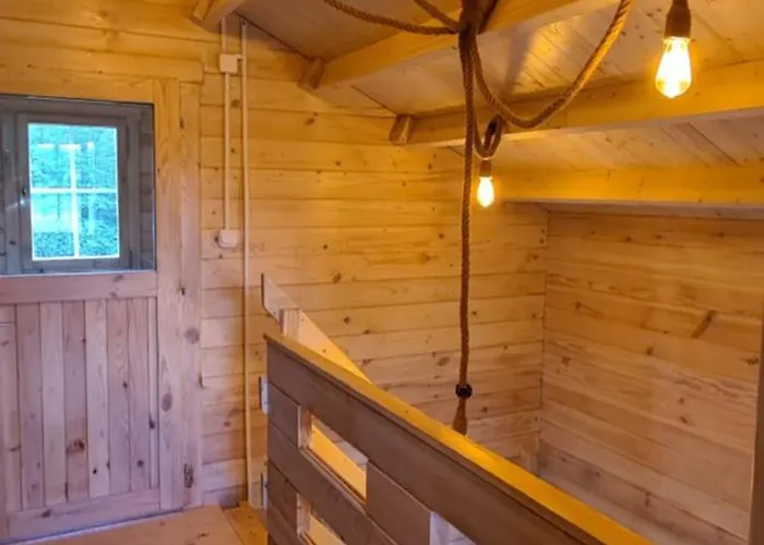 Holiday home Z Sauna I Balia Jakuzii W Gluszy