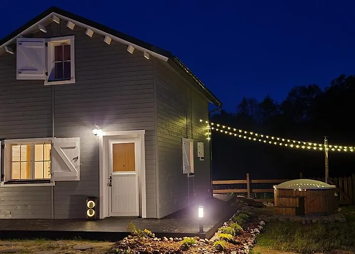 Holiday home Z Sauna I Balia Jakuzii W Gluszy